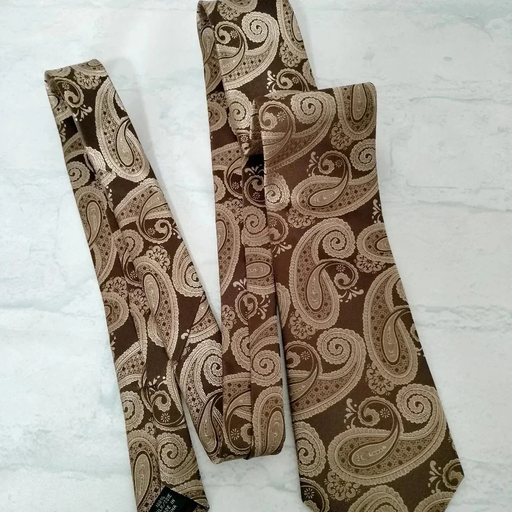 Jones New York Silk Tie Paisley Brown Tan Retro 90s Vibe 4 x 58